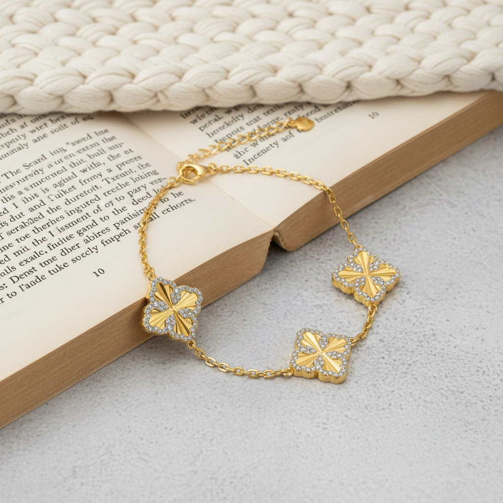 1.0mm Moissanite Clover Bracelet