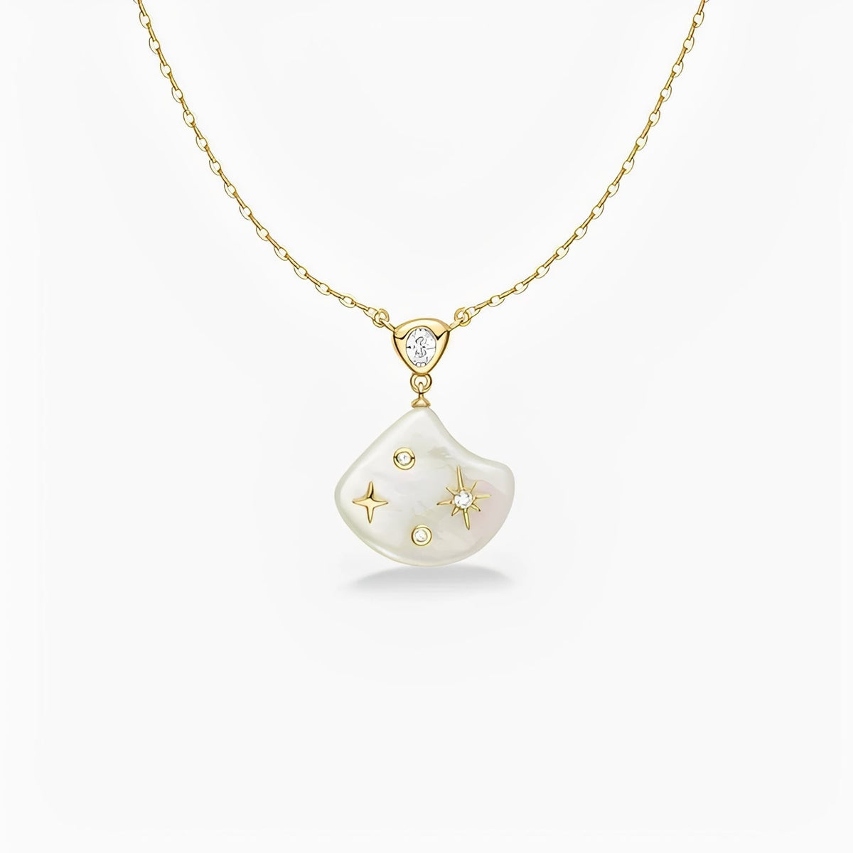 Asymétrique Gold Star Shell Necklace