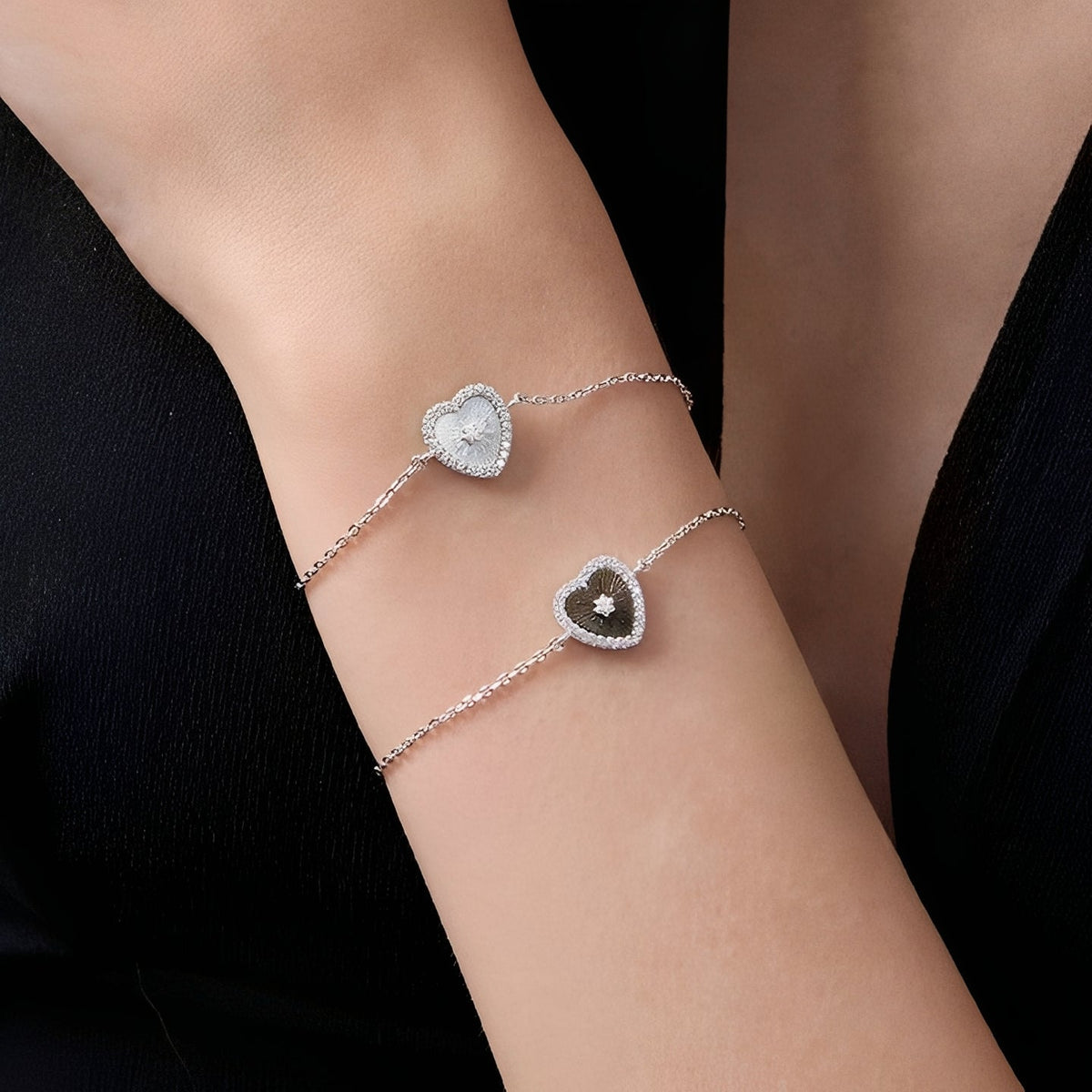 Émaillé Black Shell Heart Bracelet