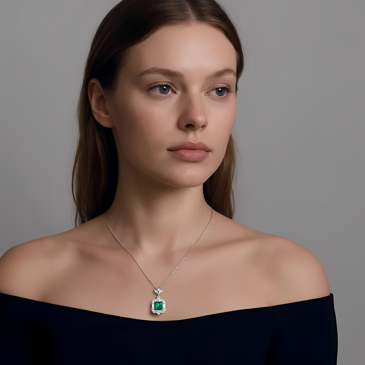 Éoleine Green Square Necklace
