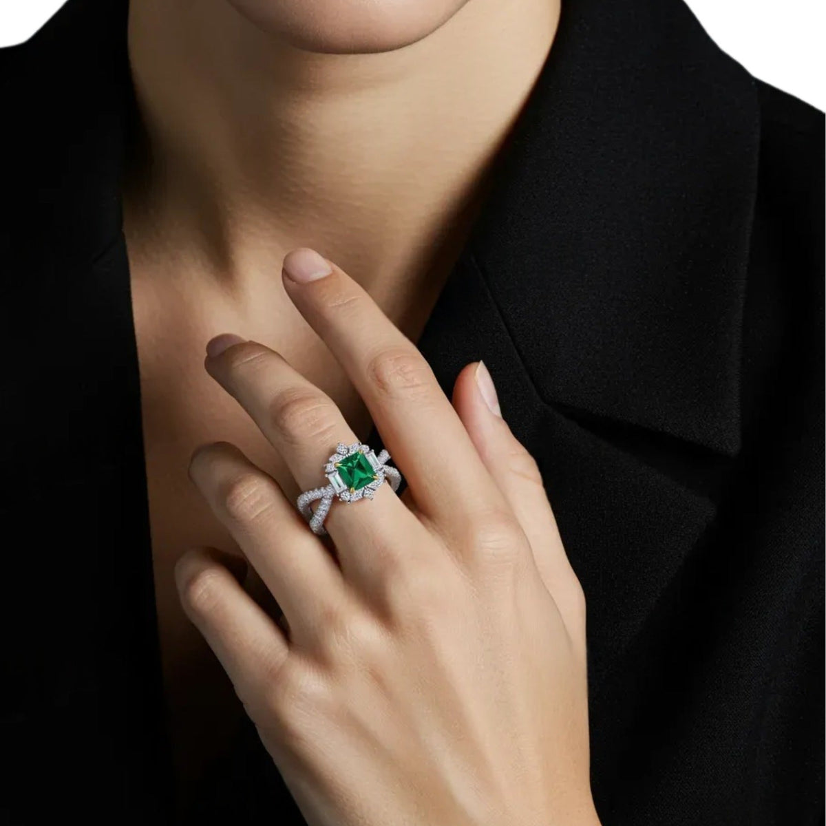 Éoleine Green Square Ring