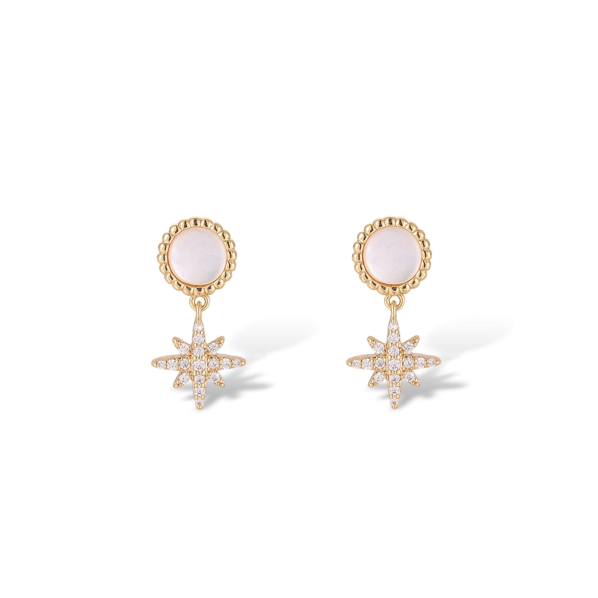 Jacinthe White Shell Starburst Short Earrings